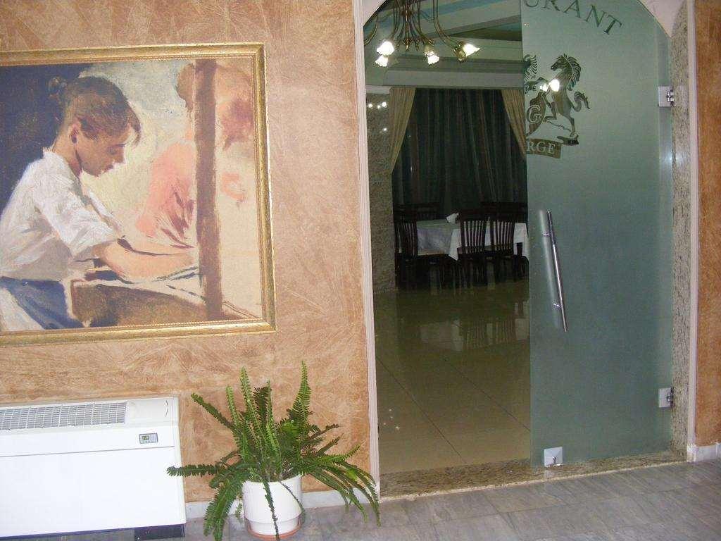 Hotel George Korce