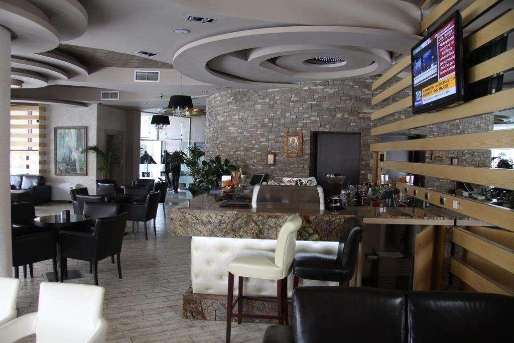 Hotel George *
